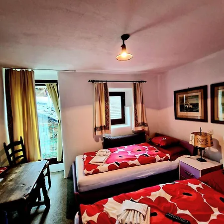 מלון Hotel Soazza